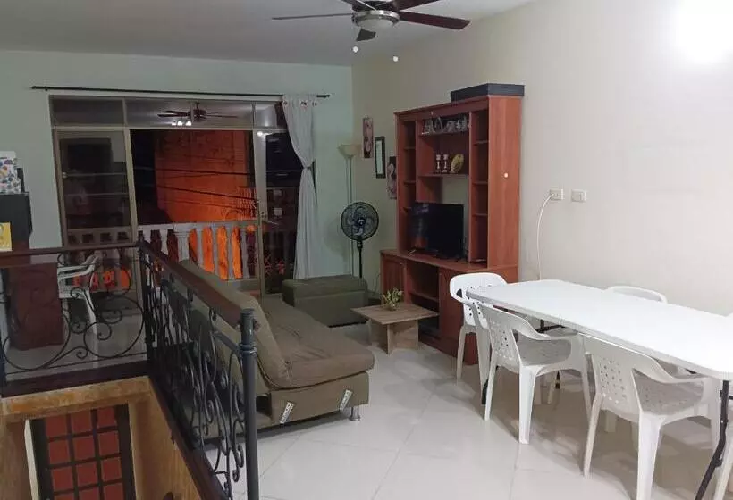 ペンション La Terraza Casa De Verano