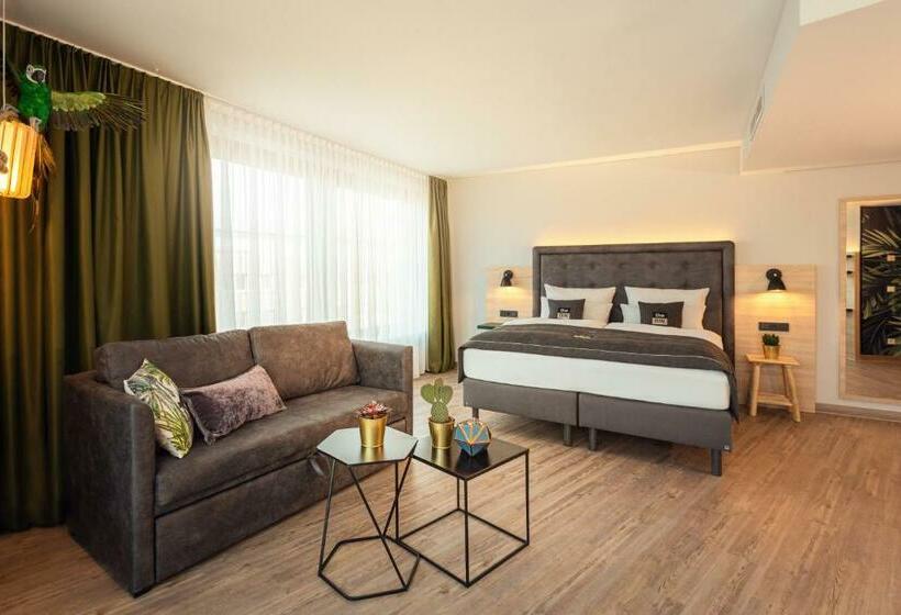 The Niu Crusoe   Apartments