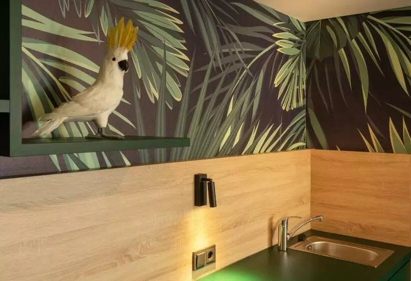 The Niu Crusoe   Apartments