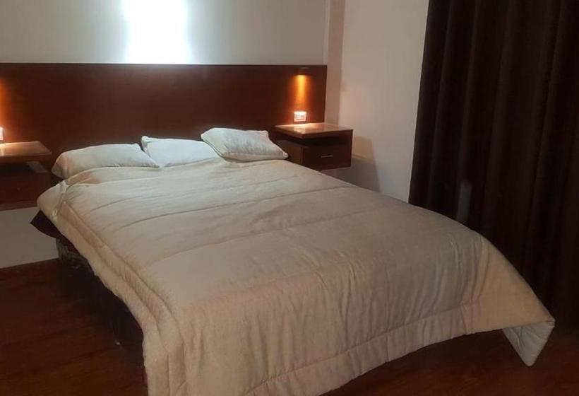 تختخواب و صبحانه Asian House