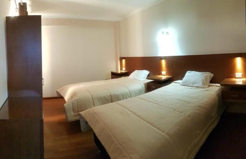 تختخواب و صبحانه Asian House