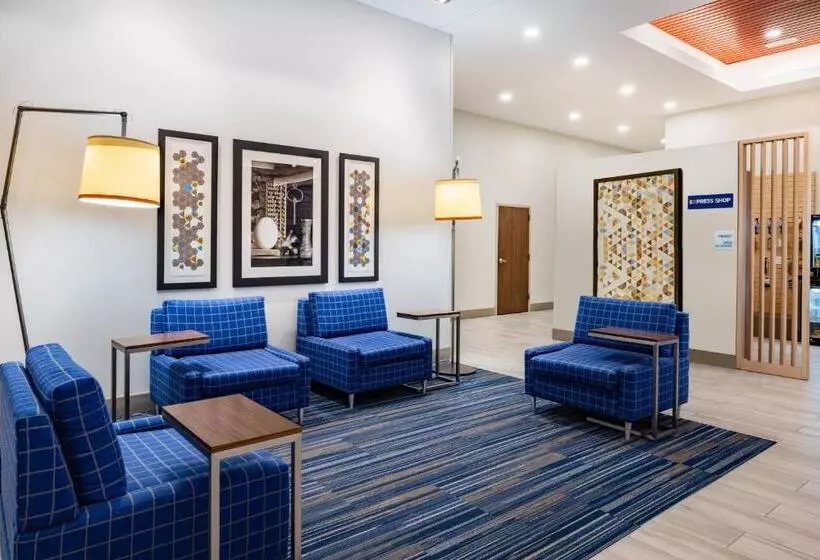 Hotelli Holiday Inn Express & Suites   Lincoln Downtown , An Ihg