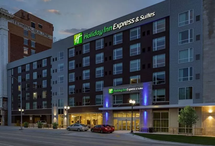 Hotelli Holiday Inn Express & Suites   Lincoln Downtown , An Ihg