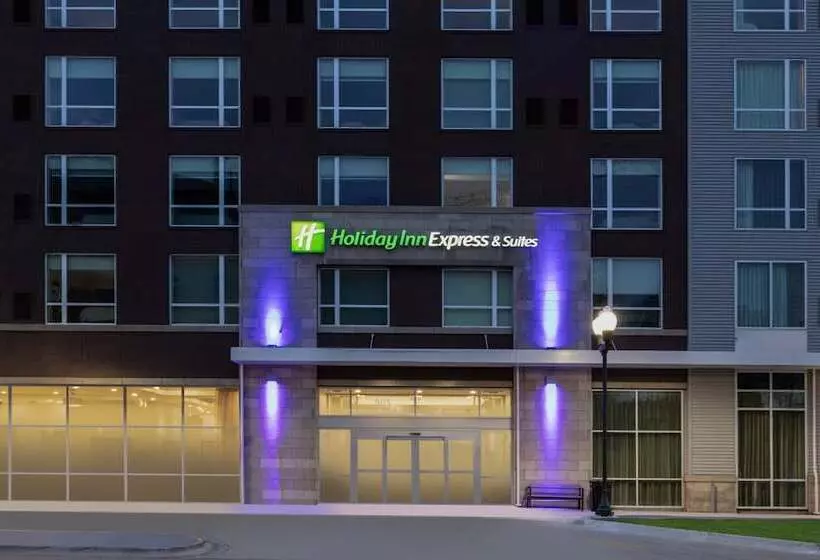 Hotelli Holiday Inn Express & Suites   Lincoln Downtown , An Ihg