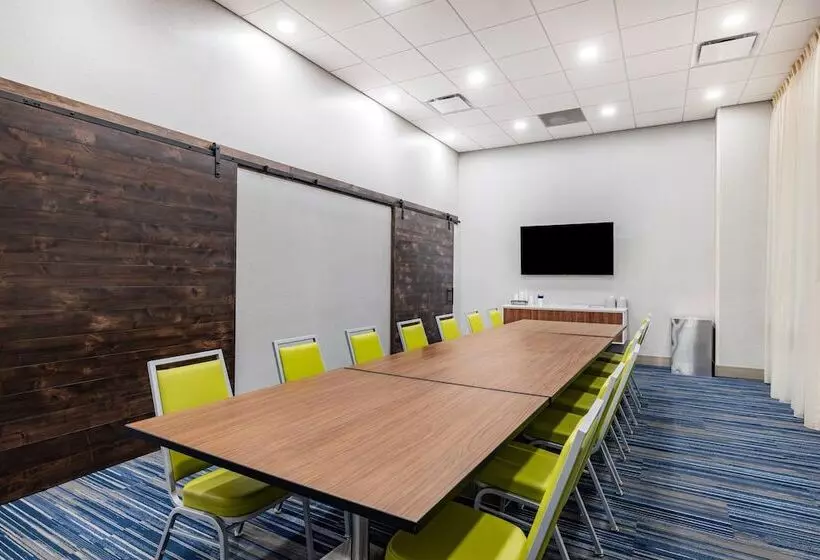 Hotelli Holiday Inn Express & Suites   Lincoln Downtown , An Ihg