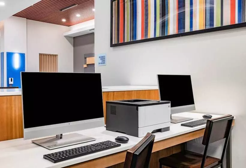 Hotelli Holiday Inn Express & Suites   Lincoln Downtown , An Ihg