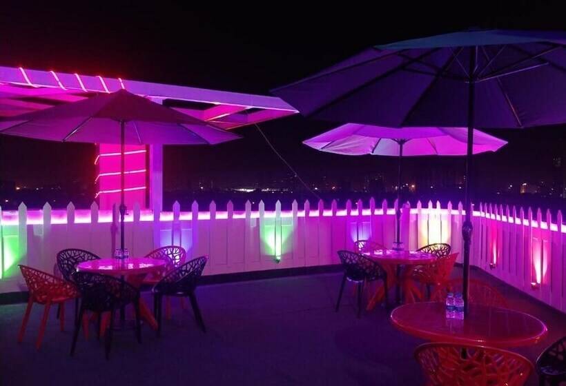 Hotelli The Dwelling Paradise