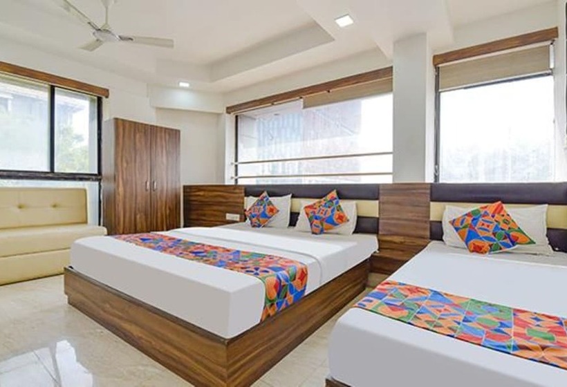 Fabhotel Acropole Inn