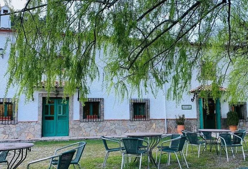 ホテル De Montaña La Hortizuela