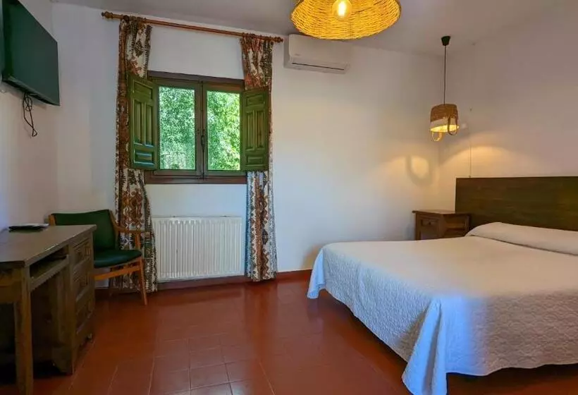 ホテル De Montaña La Hortizuela