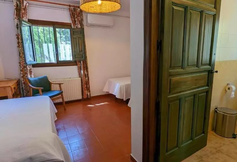 ホテル De Montaña La Hortizuela