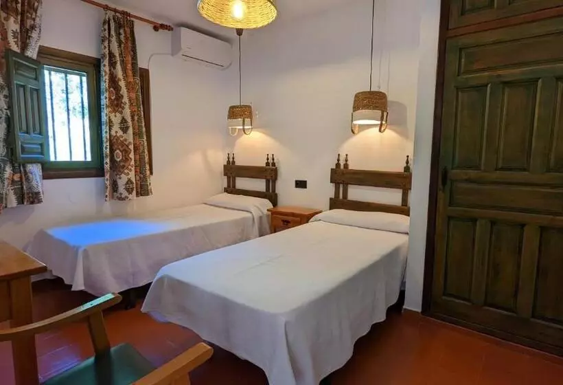 ホテル De Montaña La Hortizuela