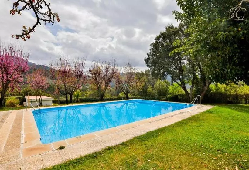 ホテル De Montaña La Hortizuela