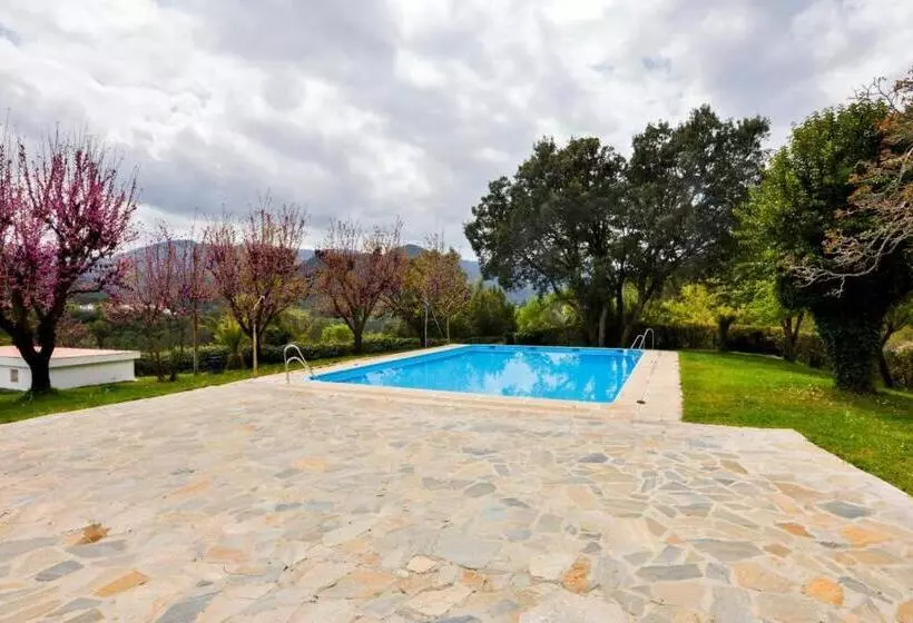 ホテル De Montaña La Hortizuela