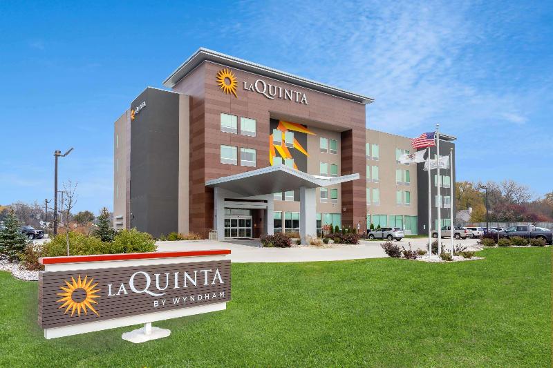 فندق La Quinta Inn & Suites By Wyndham Shorewood
