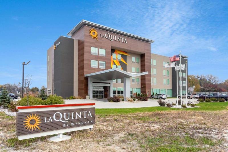 فندق La Quinta Inn & Suites By Wyndham Shorewood