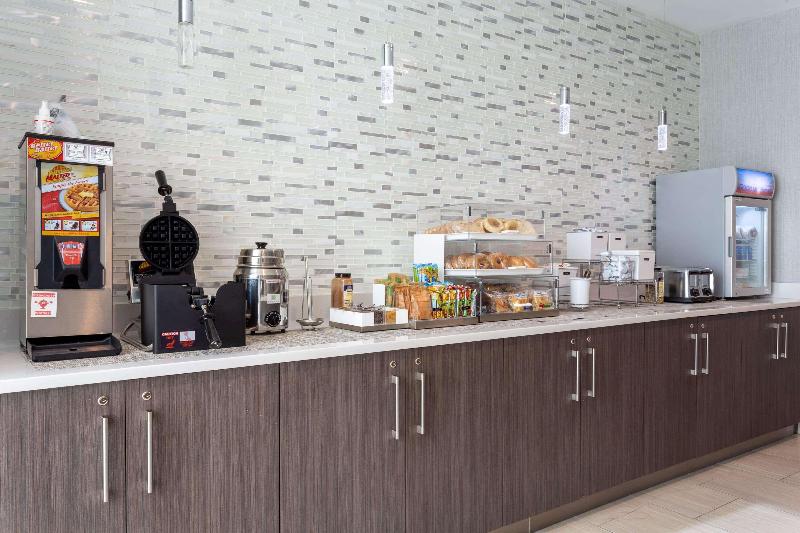 فندق La Quinta Inn & Suites By Wyndham Shorewood