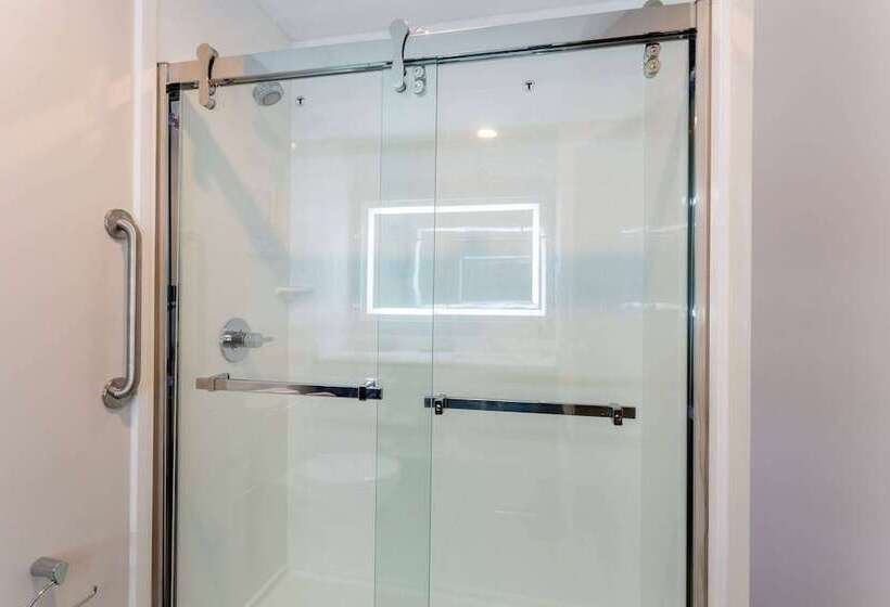 فندق La Quinta Inn & Suites By Wyndham Shorewood