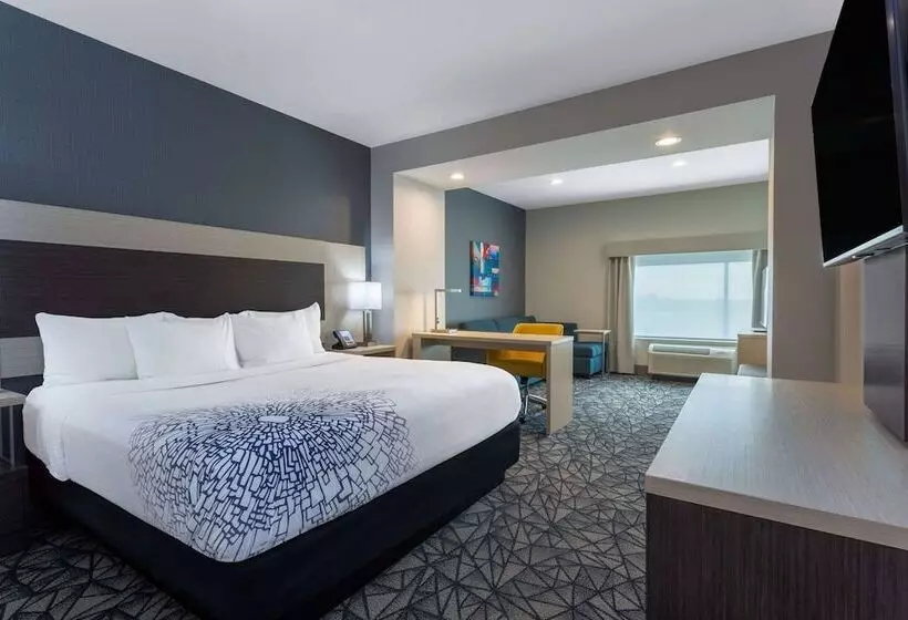 Hotelli La Quinta Inn & Suites By Wyndham Shorewood