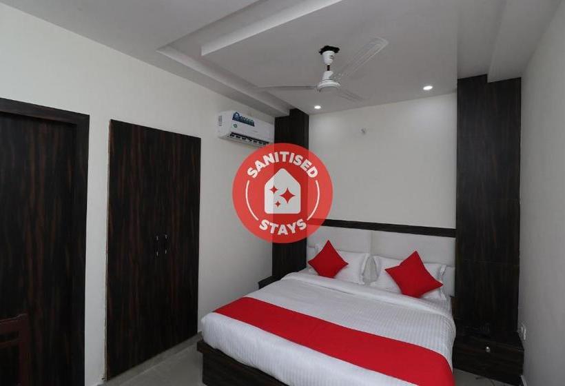 호텔 Oyo 42691 Rhythm Residency