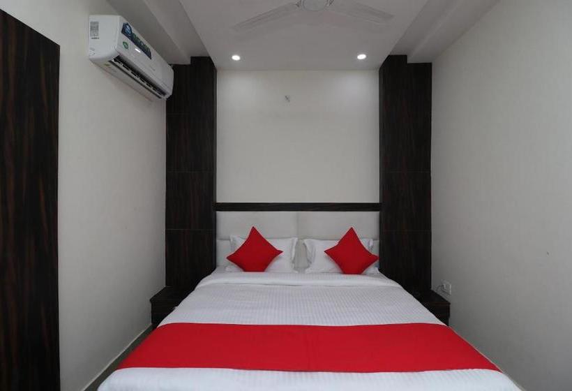 호텔 Oyo 42691 Rhythm Residency