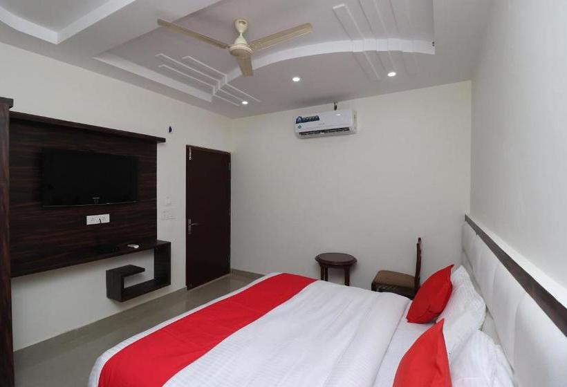 호텔 Oyo 42691 Rhythm Residency