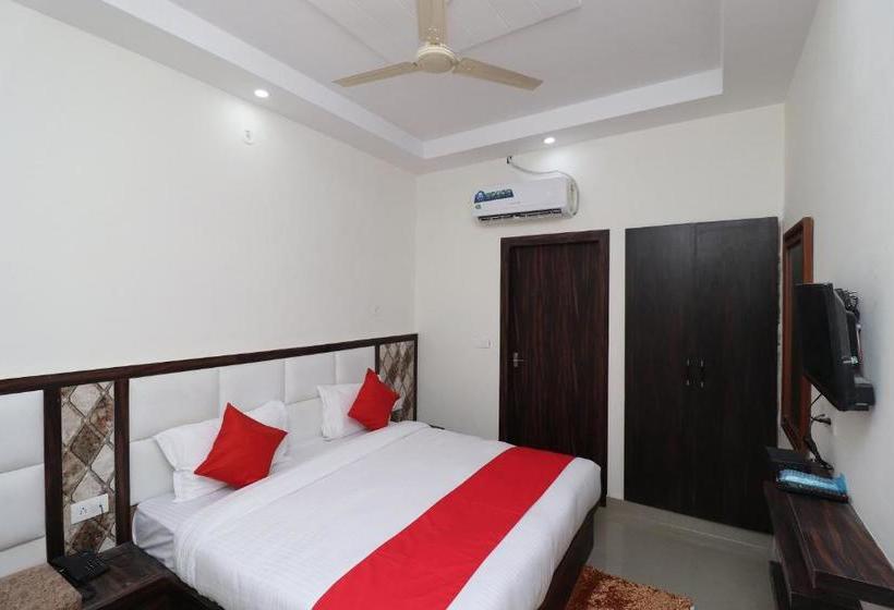 호텔 Oyo 42691 Rhythm Residency