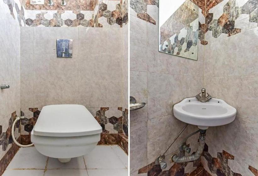 호텔 Oyo 79830 Pdm