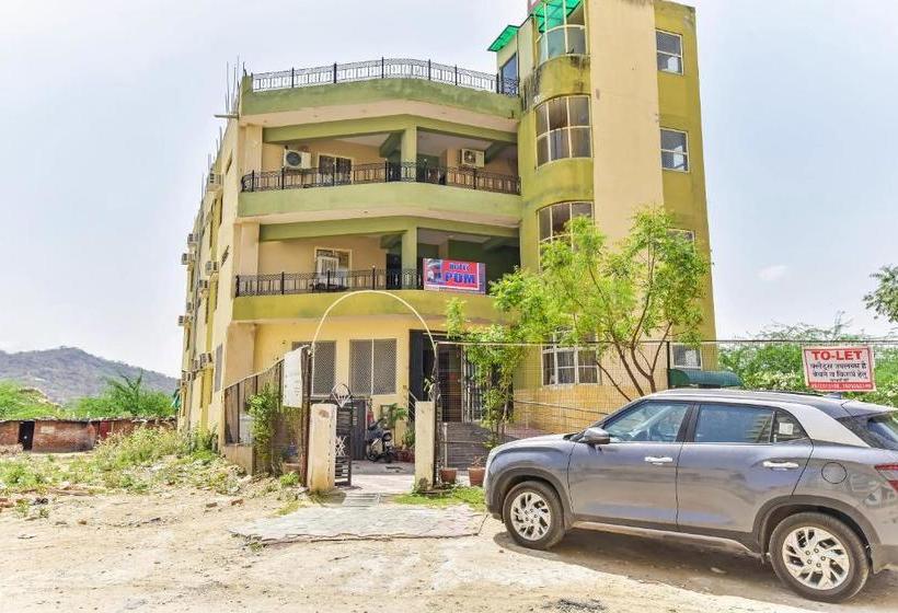 호텔 Oyo 79830 Pdm