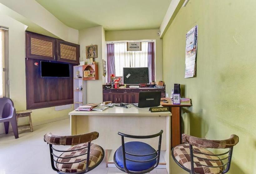 호텔 Oyo 79830 Pdm