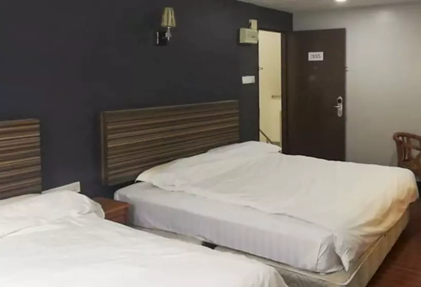 Hotelli Oyo 90248 Kapitan Inn