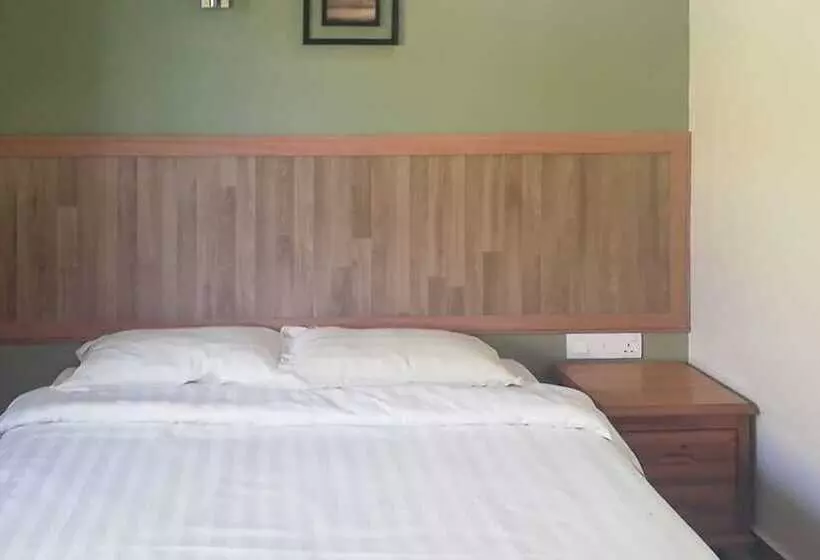 Hotelli Oyo 90248 Kapitan Inn