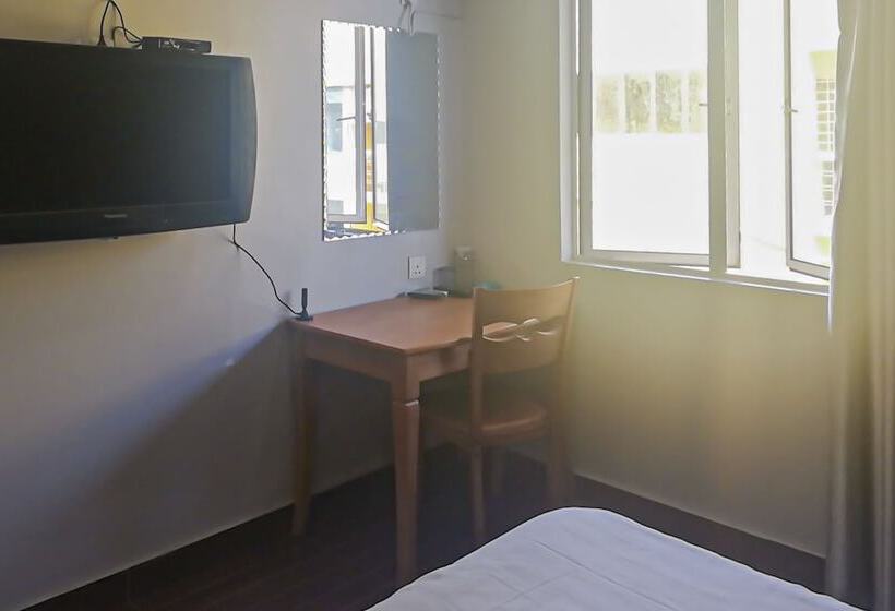 בית מלון כפרי Oyo 90248 Kapitan Inn