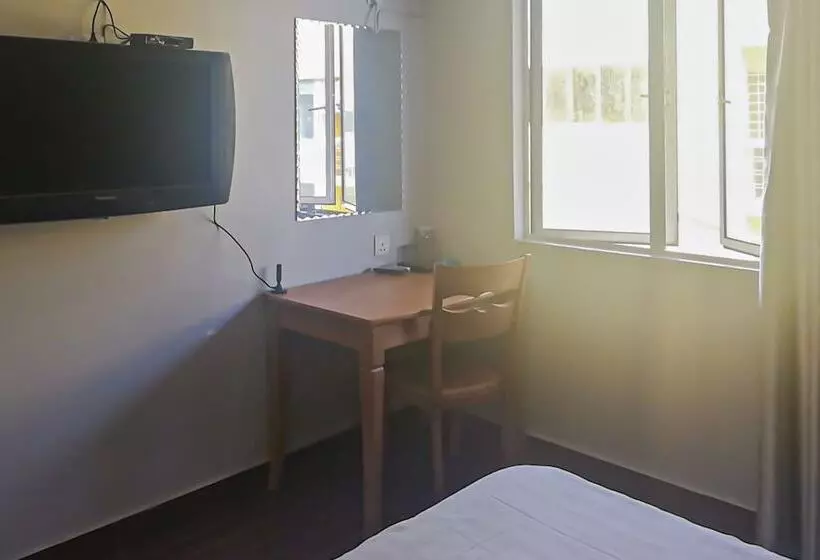 Hotelli Oyo 90248 Kapitan Inn