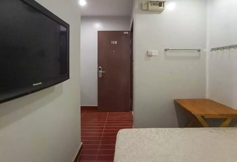 Hotelli Oyo 90248 Kapitan Inn