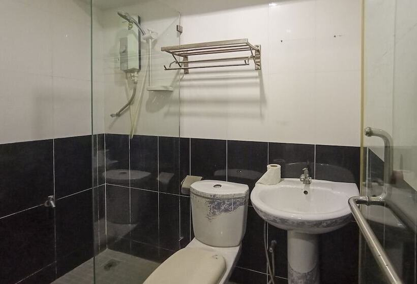 בית מלון כפרי Oyo 90248 Kapitan Inn