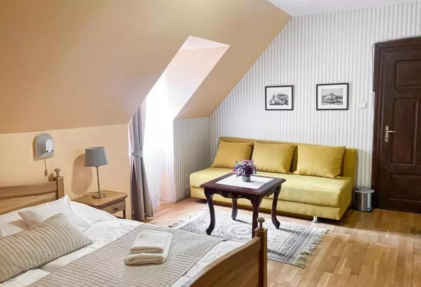 Hotelli Salamander   Garni