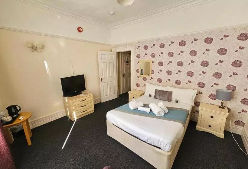 هتل The Beach Weston