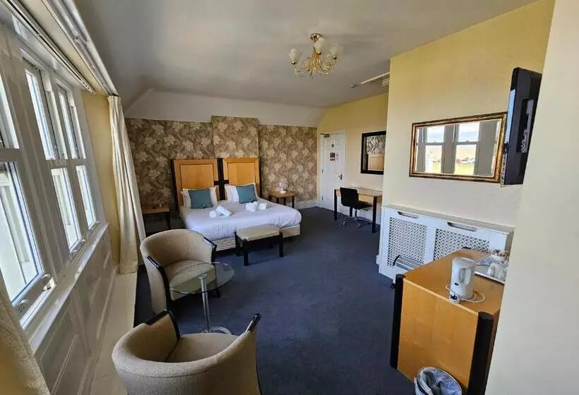 هتل The Beach Weston