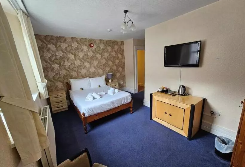 هتل The Beach Weston