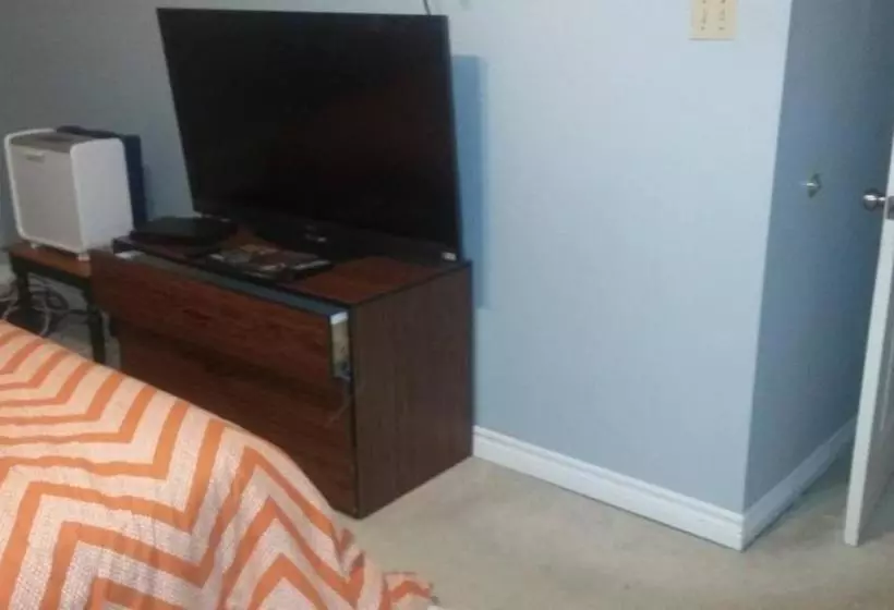 ペンション Room In Guest Room - Big House Near 401-east And Pickering Town Centre