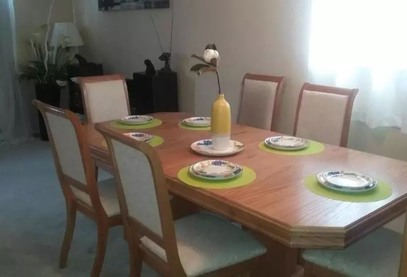 ペンション Room In Guest Room - Big House Near 401-east And Pickering Town Centre