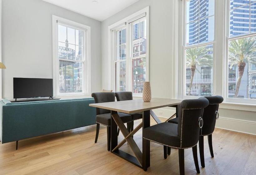 Sonder At The Vitascope