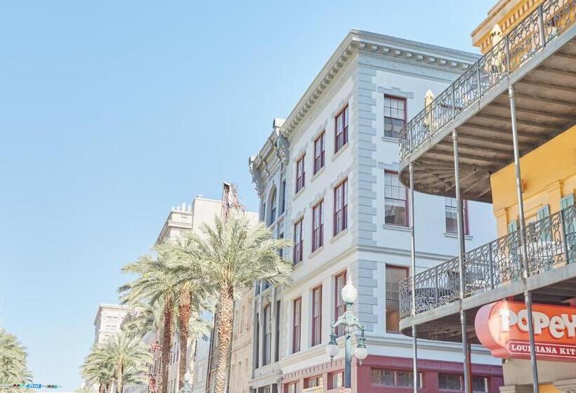 Sonder At The Vitascope