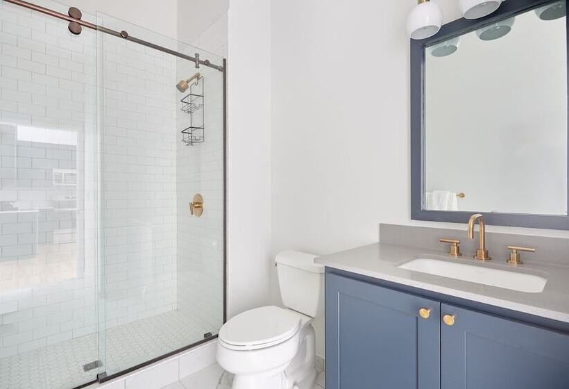 Sonder At The Vitascope