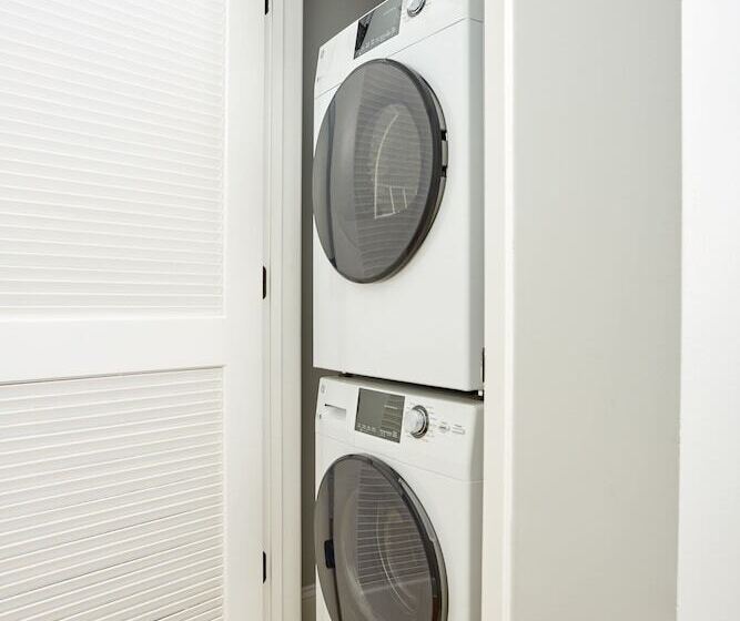 Sonder At The Vitascope