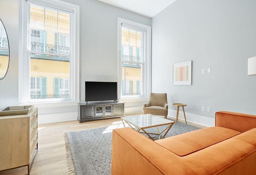 Sonder At The Vitascope