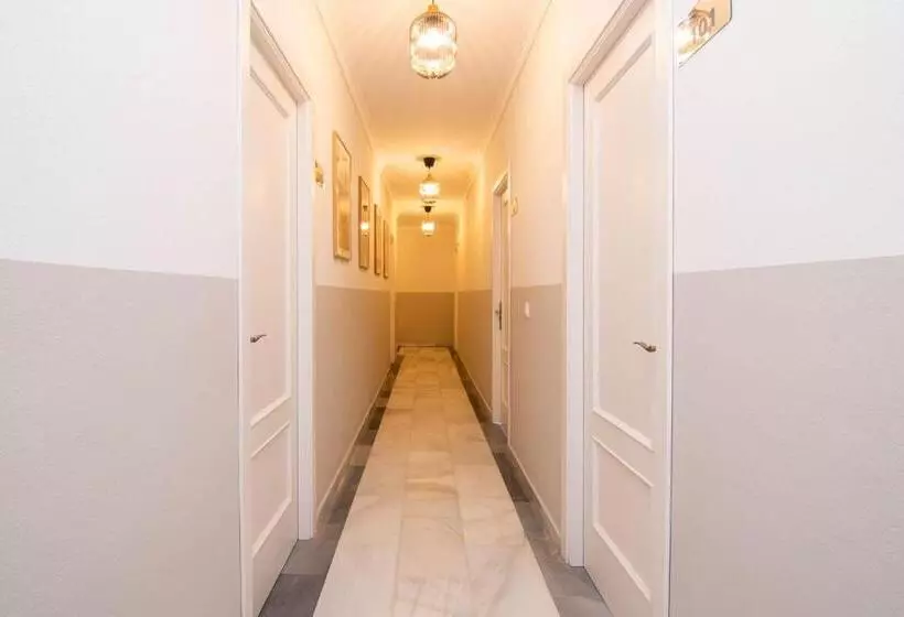 پانسیون Hostal El Alférez