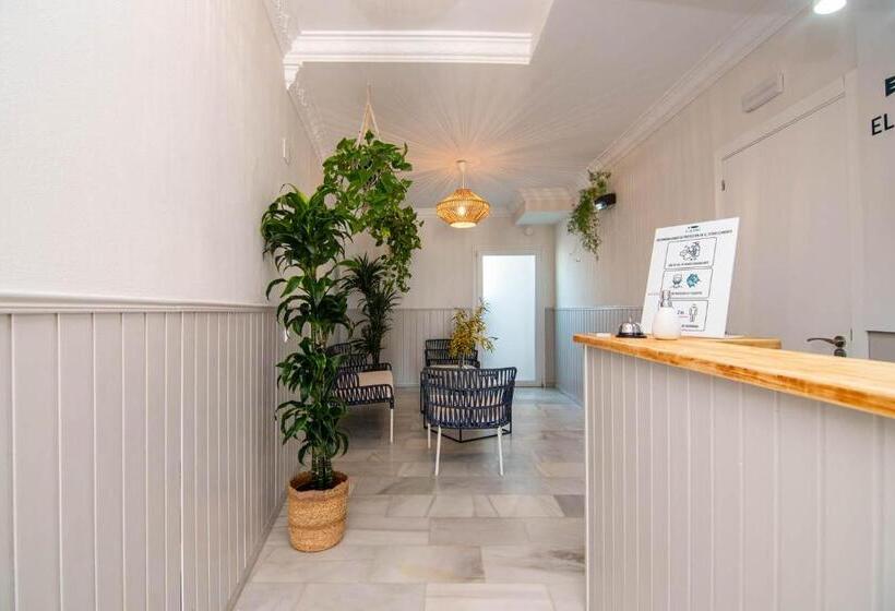 پانسیون Hostal El Alférez