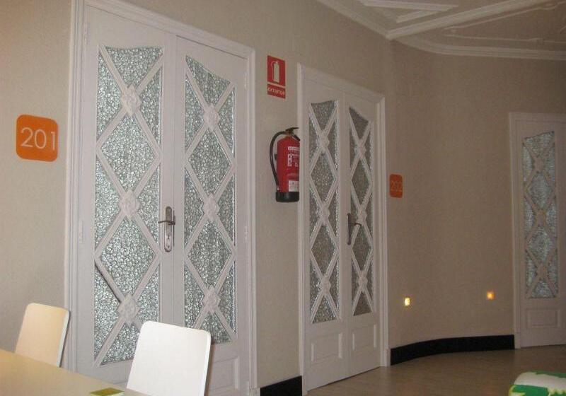 تختخواب و صبحانه Hi Valencia Canovas